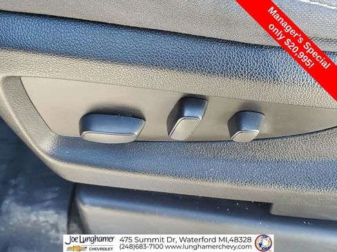 Used 2018 Chevrolet Silverado 1500 LT w/ All Star Edition AWD/4WD image 33