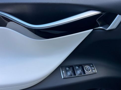Used 2016 Tesla Model X P90D image 11