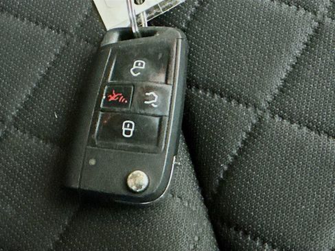 Used 2019 Volkswagen Atlas S image 34