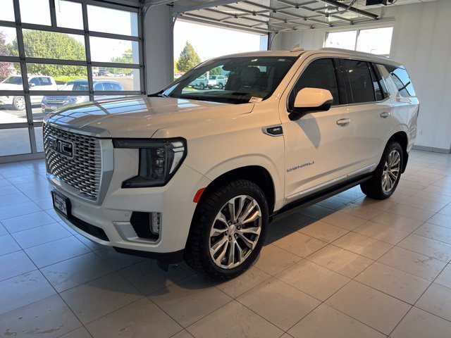 Used 2021 GMC Yukon Denali w/ Denali Premium Package AWD/4WD image 3