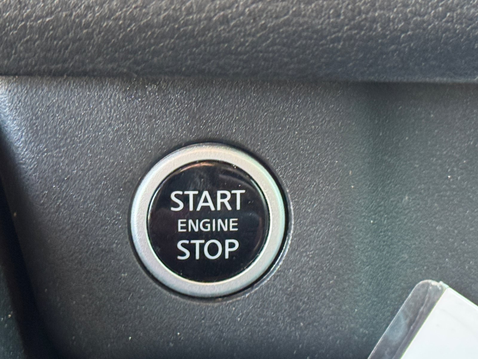 Used 2022 Nissan Rogue SV AWD/4WD image 19