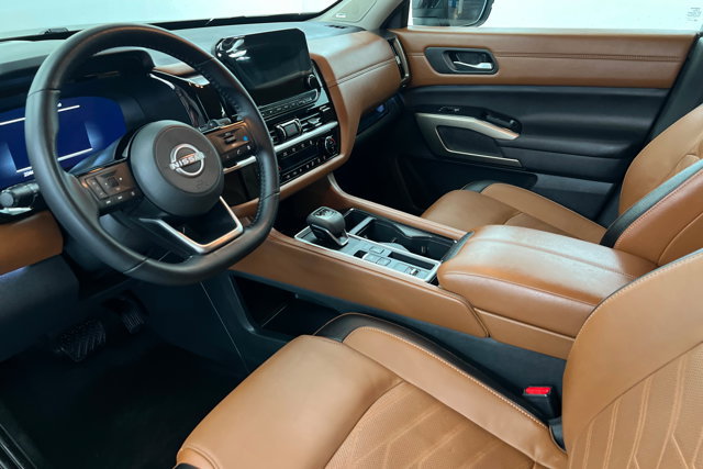 Used 2025 Nissan Pathfinder Platinum w/ Cargo Package FWD image 15