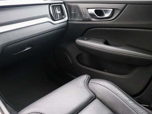 Used 2024 Volvo V60 B5 Cross Country Ultimate w/ Protection Package Premier AWD/4WD image 27