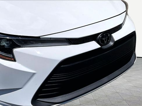 Used 2024 Toyota Corolla LE w/ LE Convenience Package FWD image 29