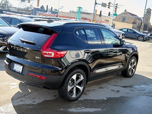 New 2026 Volvo XC40 B5 Plus w/ Climate Package image 9