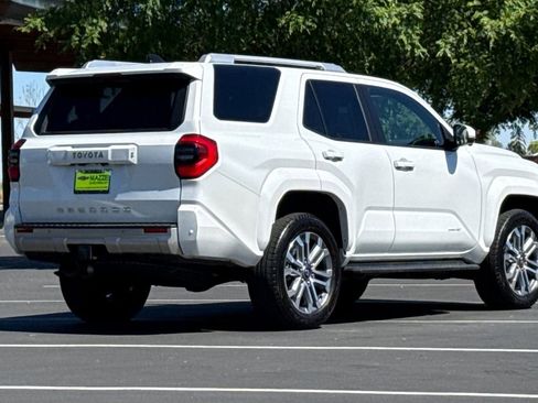 Used 2025 Toyota 4Runner 4WD image 11