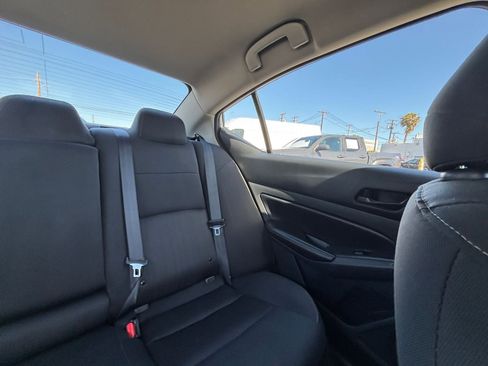 Used 2025 Nissan Altima 2.5 SV FWD image 37