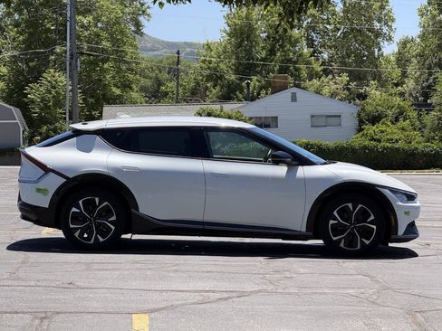 Used 2022 Kia EV6 Wind w/ Wind Technology Package AWD/4WD image 4