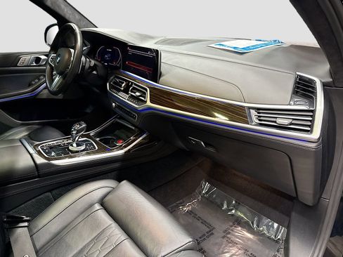 Used 2020 BMW X7 M50i w/ Dynamic Handling Package image 34