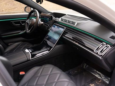 Used 2023 Mercedes-Benz Maybach S 580 4MATIC image 24