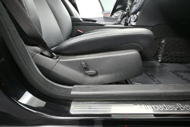 Used 2011 Mercedes-Benz C 300 4MATIC Sedan image 37