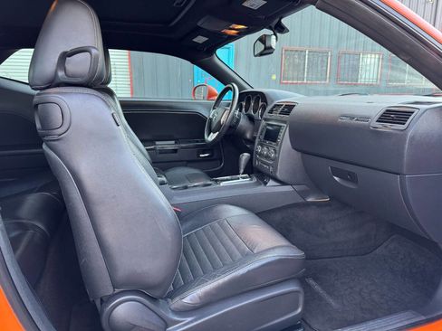 Used 2012 Dodge Challenger R/T image 13