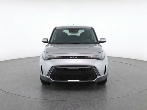 Used 2025 Kia Soul LX w/ LX Technology Package FWD image 2