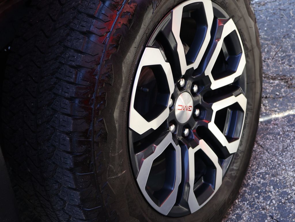 Certified 2024 GMC Canyon AT4 AWD/4WD image 34