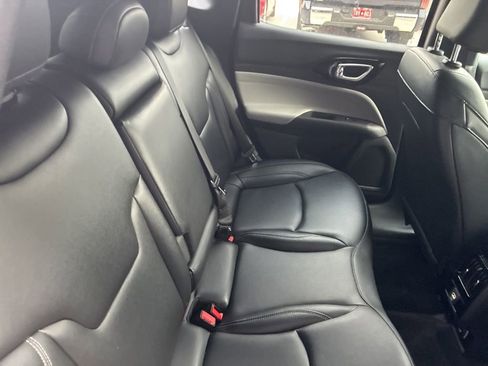 Used 2025 Jeep Compass Limited AWD/4WD image 12