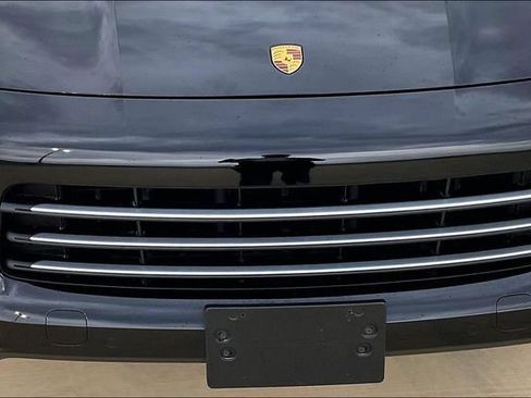 Used 2022 Porsche Cayenne AWD/4WD image 27