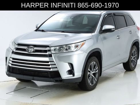 Used 2018 Toyota Highlander LE image 39