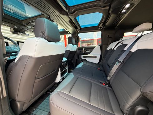 Used 2025 GMC Hummer EV 3X AWD/4WD image 28
