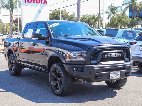 Used 2019 RAM 1500 Classic Warlock w/ Luxury Group image 3