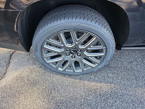 New 2026 GMC Yukon XL Denali Ultimate image 5