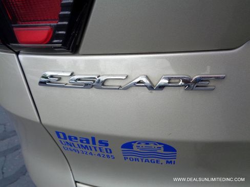 Used 2017 Ford Escape SE w/ Equipment Group 201A FWD image 5