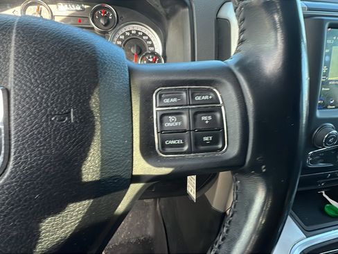 Used 2020 RAM 1500 Classic SLT w/ Luxury Group image 28