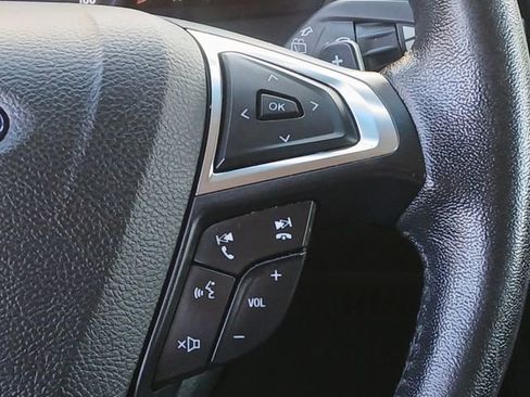 Used 2018 Ford Edge Titanium image 10