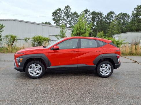 Used 2024 Hyundai Kona SE image 6