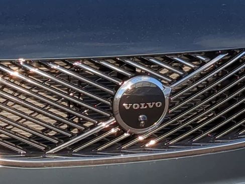 New 2026 Volvo XC90 B6 Plus w/ Protection Package Premier image 11