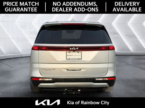 Used 2022 Kia Carnival LX image 6