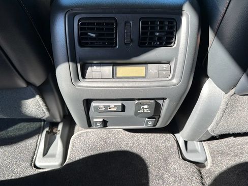 Used 2020 Nissan Pathfinder SL AWD/4WD image 30