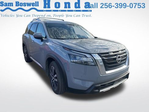 Used 2025 Nissan Pathfinder Platinum w/ Cargo Package image 1