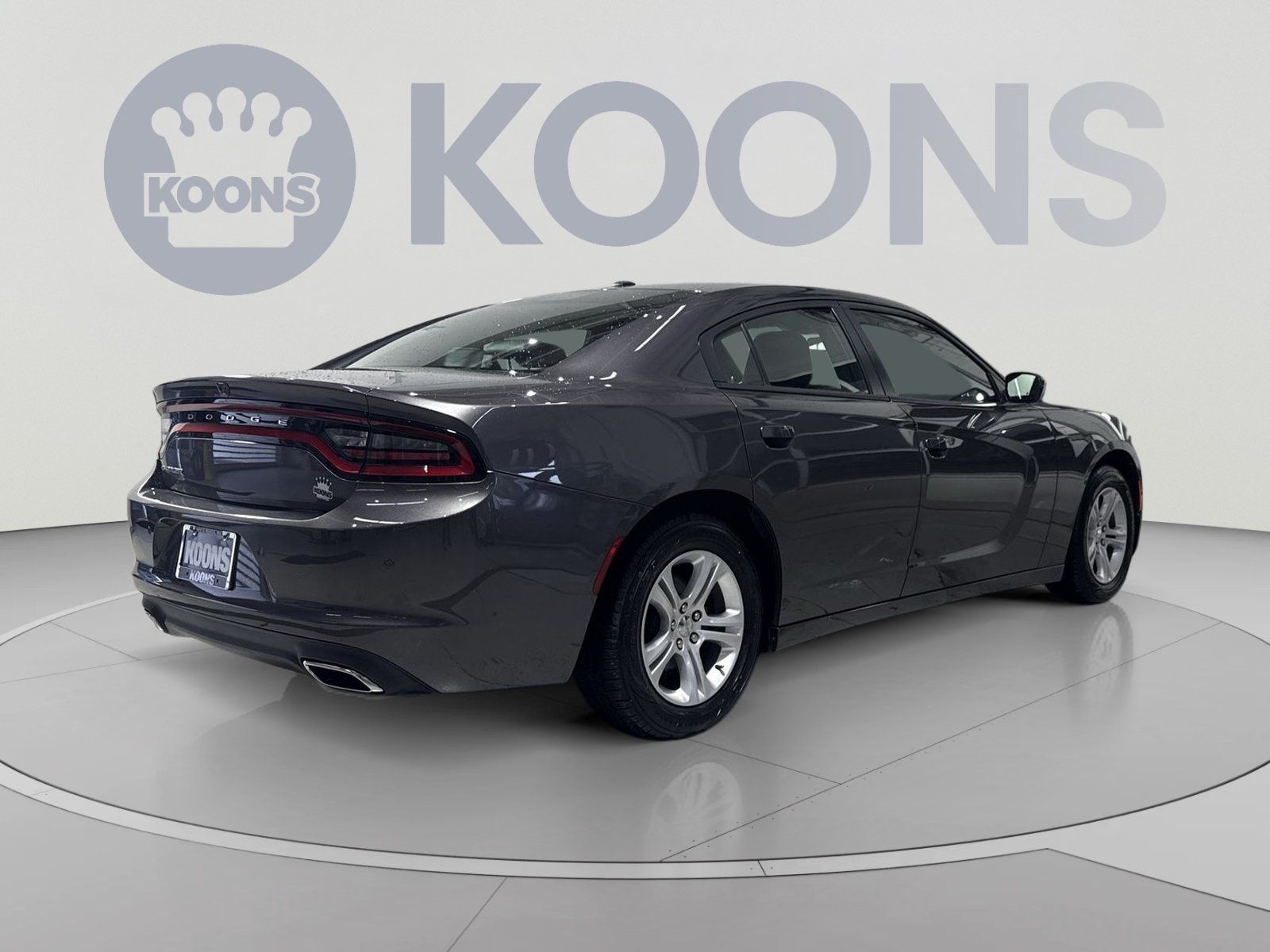 Used 2021 Dodge Charger SXT w/ Leather Interior Group RWD image 11