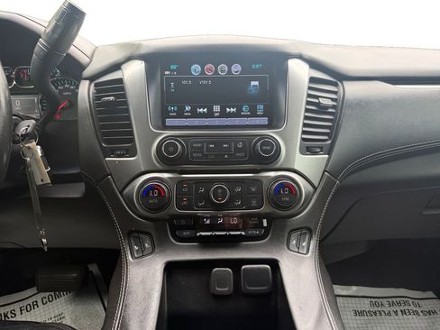 Used 2020 Chevrolet Suburban LT RWD image 11