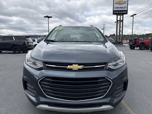 Used 2022 Chevrolet Trax LT w/ LT Convenience Package AWD/4WD image 9