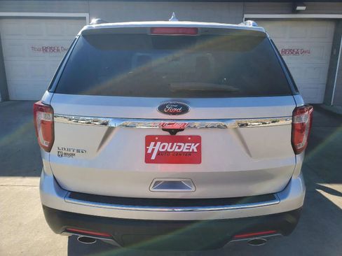 Used 2019 Ford Explorer Limited w/ Class III Trailer Tow Package image 5