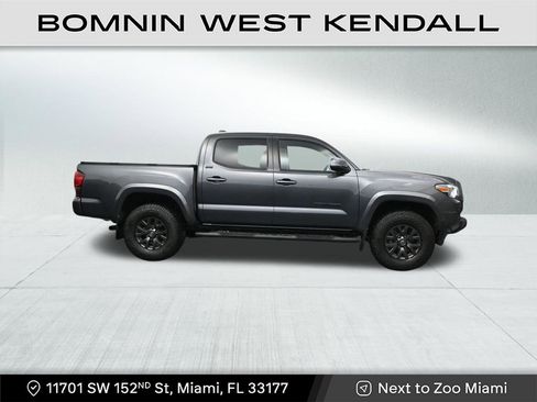 Used 2022 Toyota Tacoma SR5 w/ Technology Package image 6