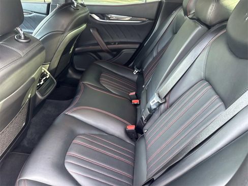 Used 2023 Maserati Ghibli Modena image 20