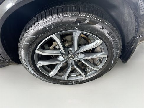 Used 2018 Volvo XC90 T6 Momentum w/ Convenience Package image 11