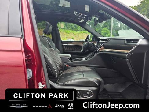 Used 2023 Jeep Grand Cherokee L Summit w/ Advanced Protech Group IV AWD/4WD image 16