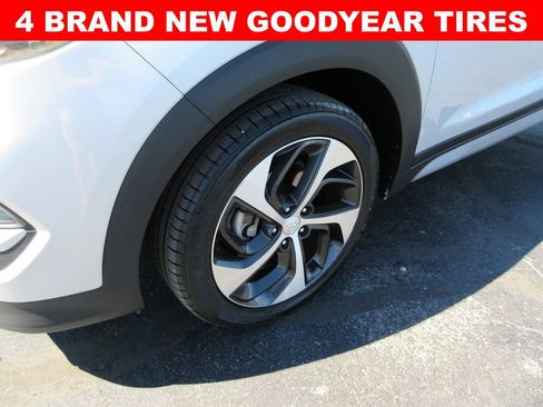Used 2017 Hyundai Tucson Value FWD image 3