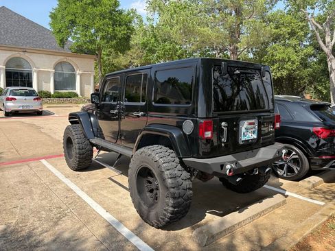 Used 2015 Jeep Wrangler Unlimited Rubicon AWD/4WD image 13