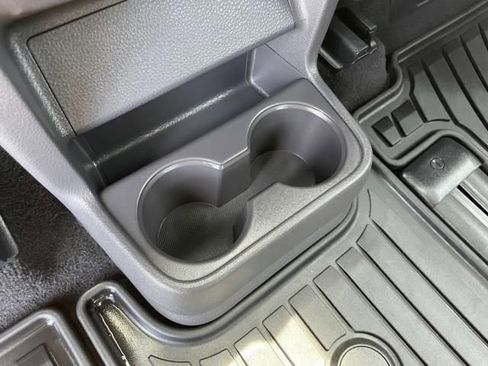 Used 2022 Toyota Sienna XLE image 12