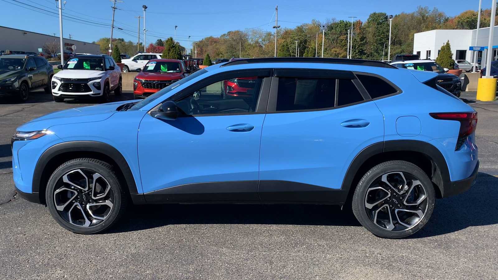 Certified 2024 Chevrolet Trax RS w/ Sunroof Package FWD image 5
