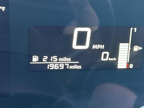 Used 2025 Nissan Kicks SV FWD image 31