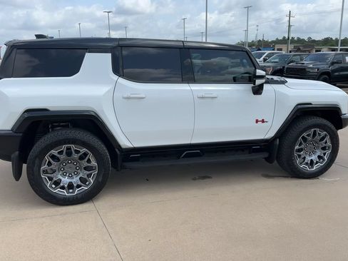 Used 2025 GMC Hummer EV 3X w/ LPO, Sport Package AWD/4WD image 8