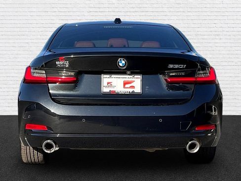 Used 2023 BMW 330i xDrive Sedan w/ Premium Package AWD/4WD image 5