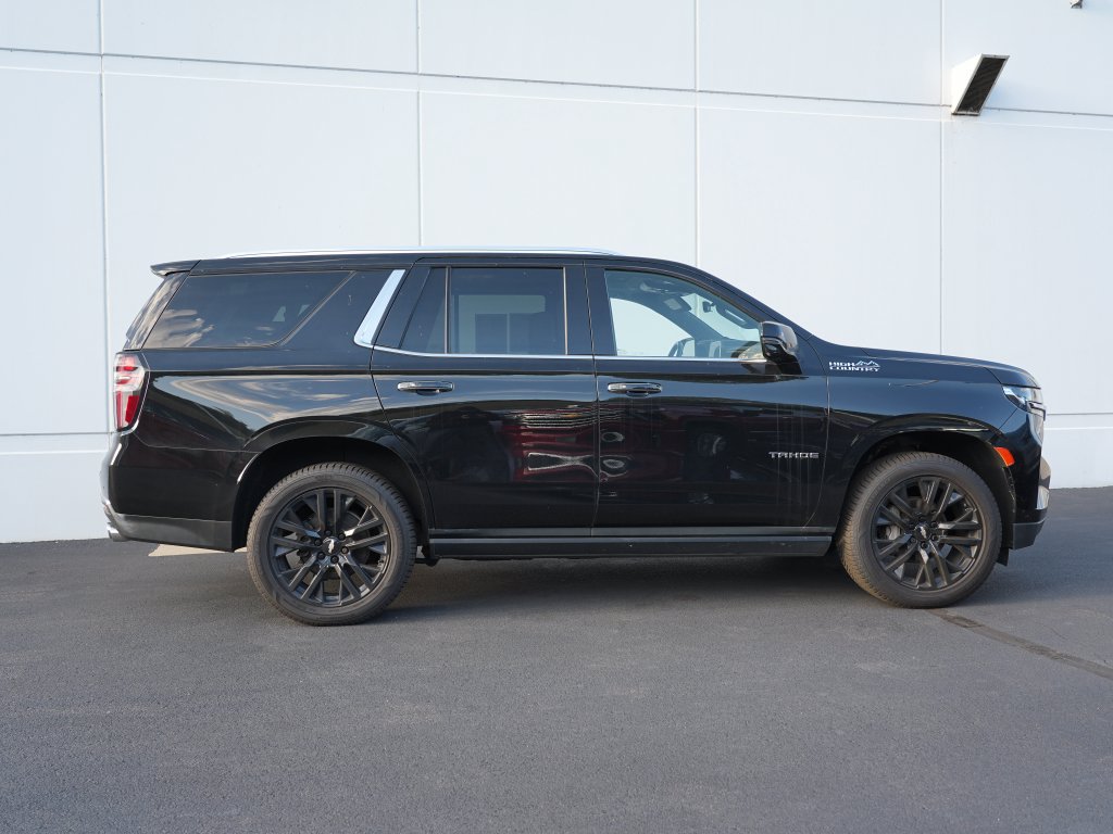Used 2021 Chevrolet Tahoe High Country w/ Premium Package 2 AWD/4WD image 2