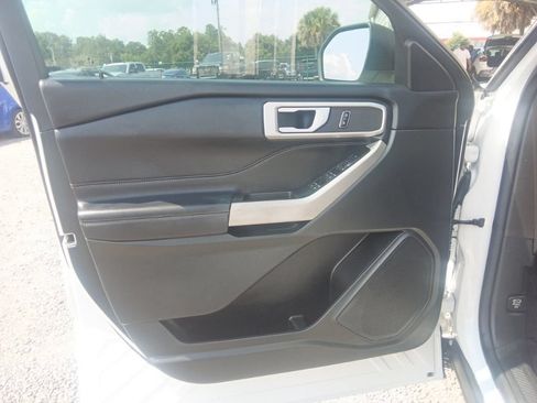 Used 2021 Ford Explorer XLT w/ Equipment Group 202A RWD image 17