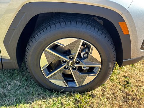 Certified 2025 Hyundai Tucson SEL image 12